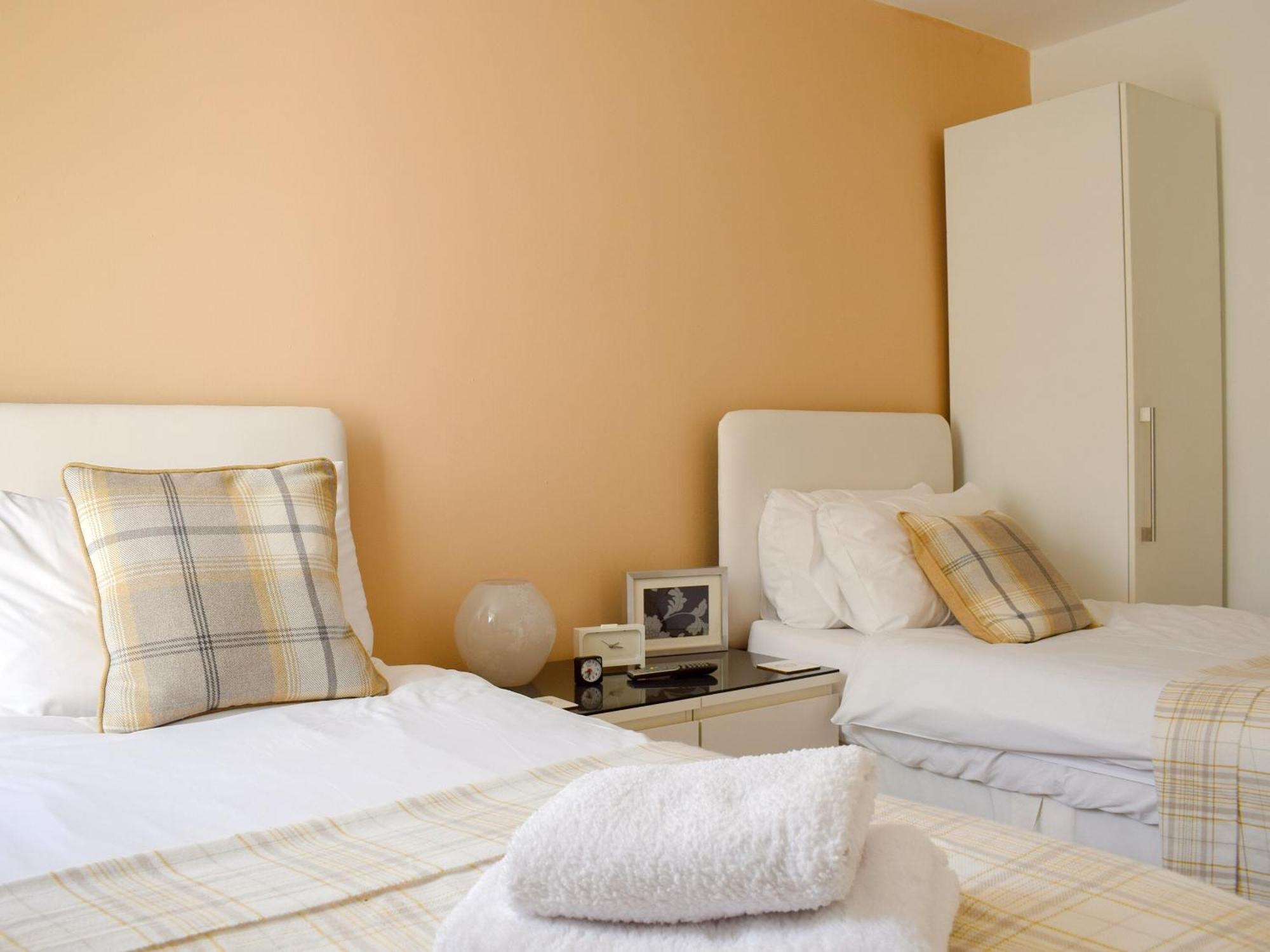 Warner Lea Villa โบว์เนส ออน วินเดอเมียร์ ภายนอก รูปภาพ